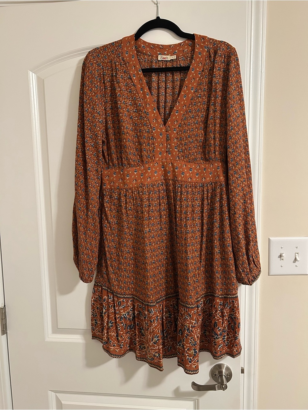 Faherty Brand l Chestnut Blossom Floral V-Neck Long-Sleeve Boho Dress
